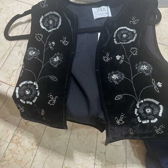 Zara embroidered vest - NWT - Picture 3 of 5